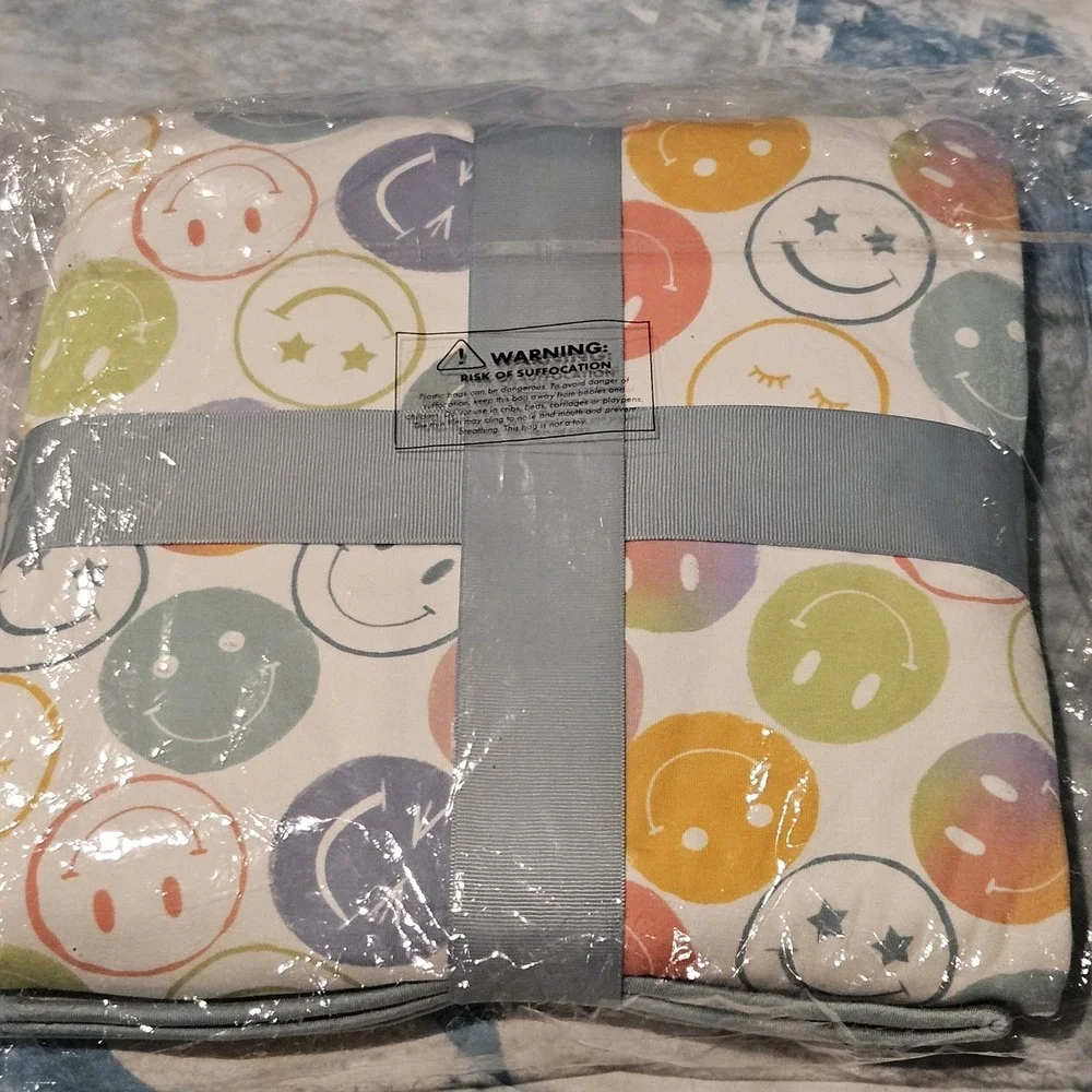 Little Sleepies Emojis Large Cloud Blanket Bamboo NWT 50x50 Triple Layer